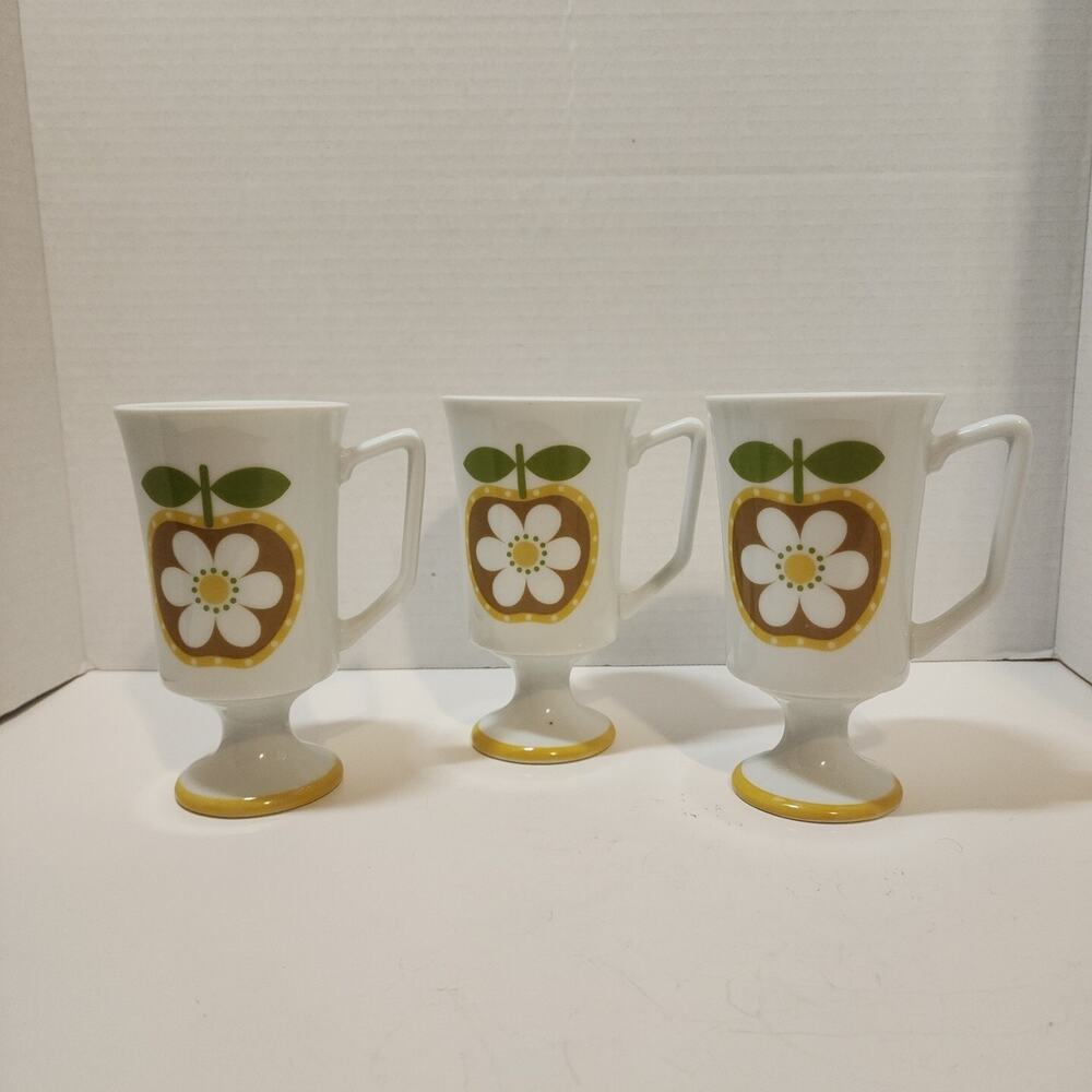 Vtg JSC County Fair Daisy Apple Footed Ceramic Coffee Tea Mug/Cup 5 5/8" Qty 3